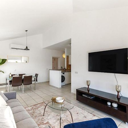 Limnaria Gardens Beautiful Apartment By Vichy 파포스 외부 사진
