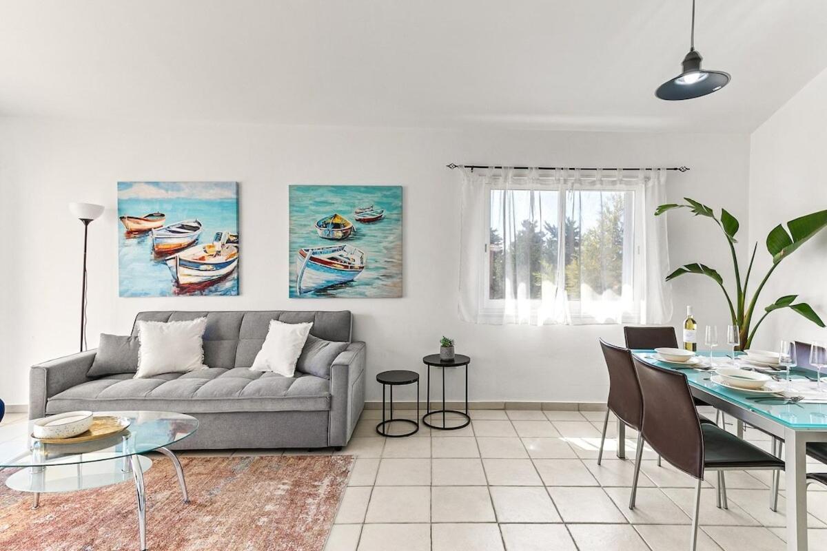 Limnaria Gardens Beautiful Apartment By Vichy 파포스 외부 사진