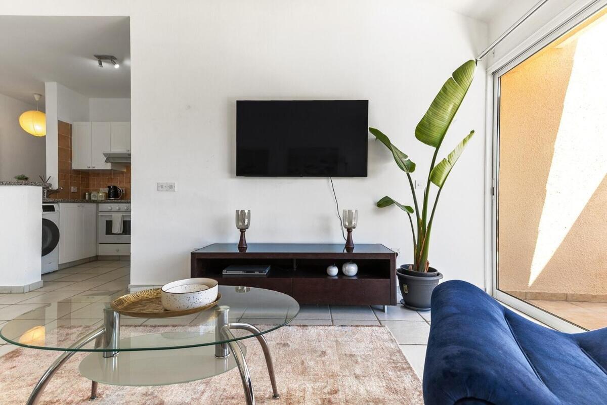 Limnaria Gardens Beautiful Apartment By Vichy 파포스 외부 사진