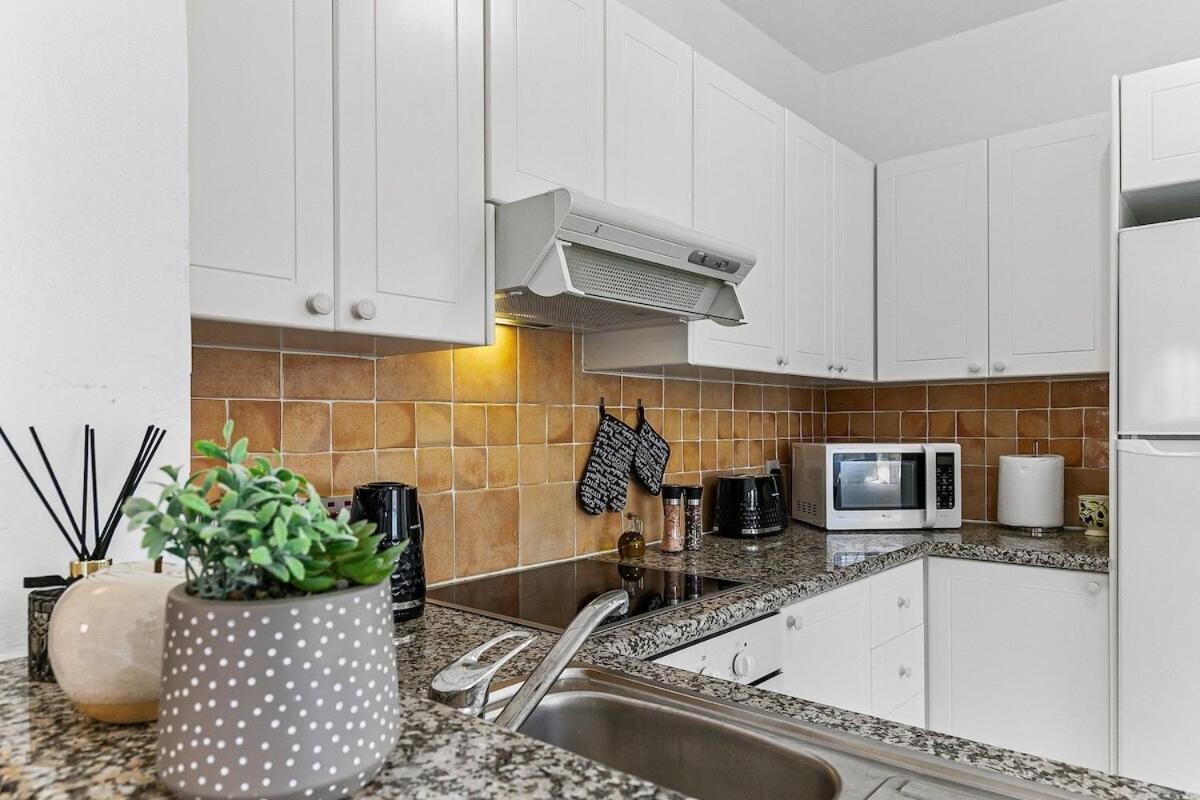 Limnaria Gardens Beautiful Apartment By Vichy 파포스 외부 사진